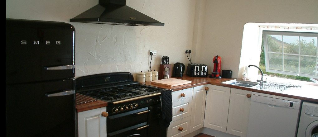 Kitchen at Gors-lwyd Cottage with Rangemaster oven