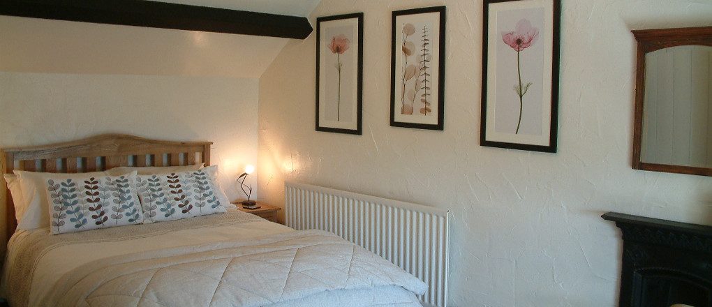 Main bedroom at Gors-lwyd Cottage Llithfaen Llyn Peninsula