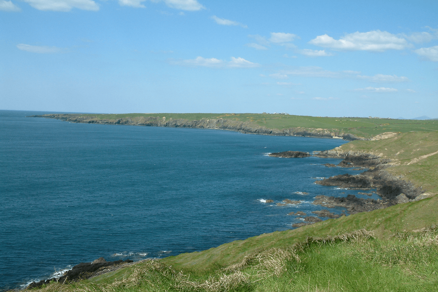 A view of the coastal to Porth Oer Porthor Whistling Sands