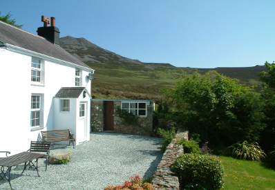Front of Gors-lwyd Cottage Llithfaen